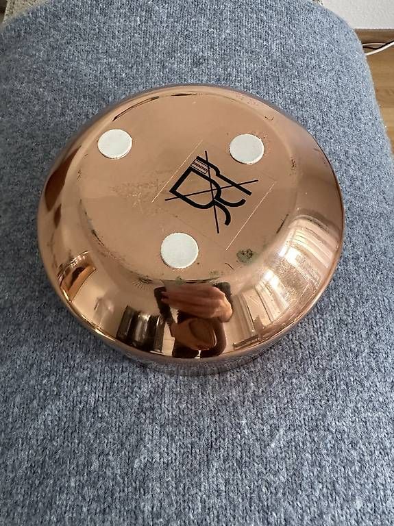 Ciotole: Dekorative Kupferschale mit Holzdeckel – Usato da Luzern venduto da v.furrer 2