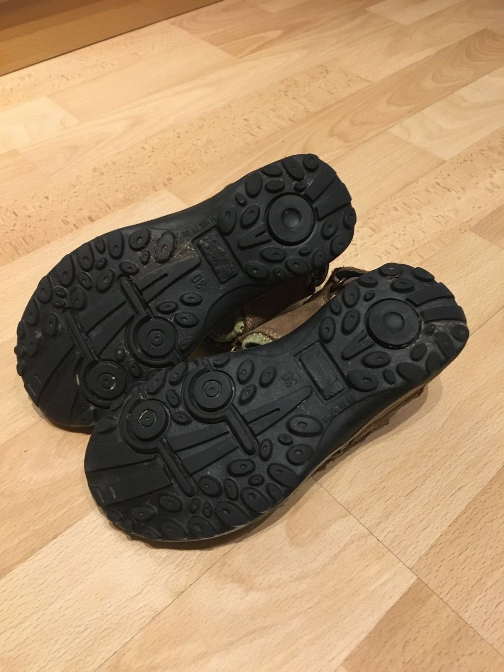 Scarpe per ragazzi: Schuhe / Sandalen Gr.30 – Usato da Uetendorf venduto da Gar_9pvy 3