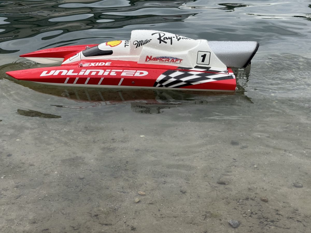 Modellismo RC: Rennboot RC – Usato da Wilen b. Wollerau venduto da Loonyacht 4
