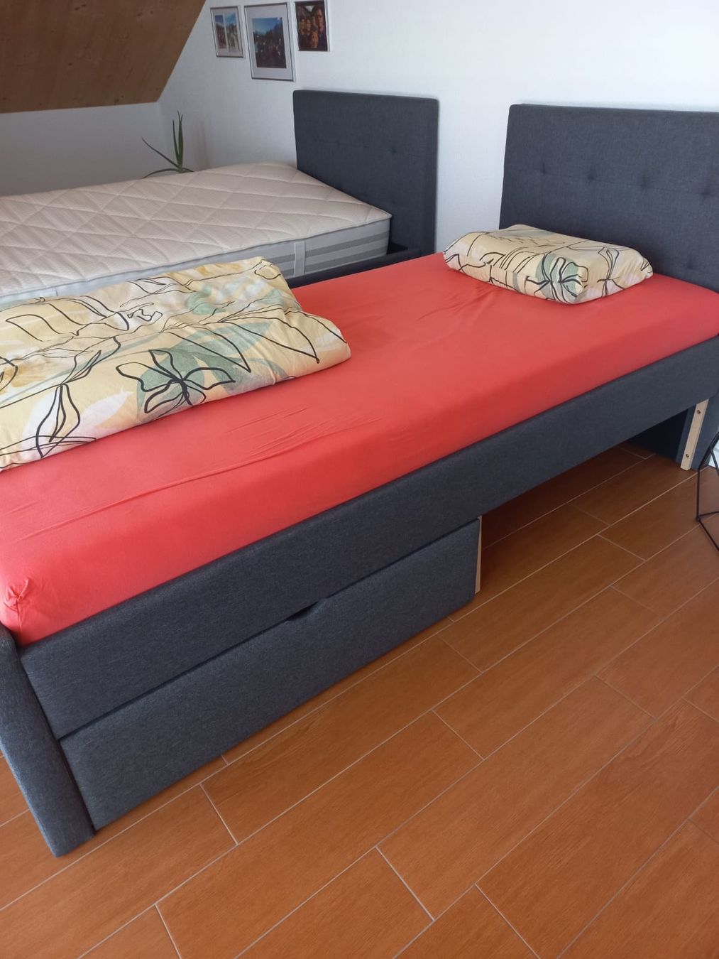 Livique Lits: Einzelbett – Neuf (Voir description) à Gais par ren_dzk2