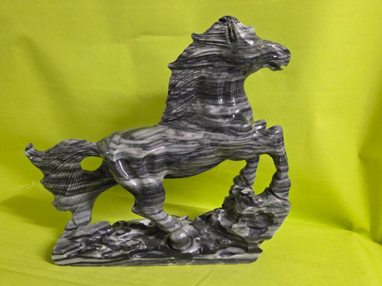 Sculture & Statue: Pferd 35cm aus Marmor – Nuovo (secondo la descrizione) da Roggliswil venduto da Mabelco 1