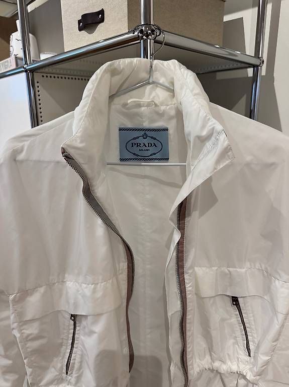 Prada Jacken: PRADA JACKE WEISS – Neu (gemäss Beschreibung) aus Schwyz von bofb 3