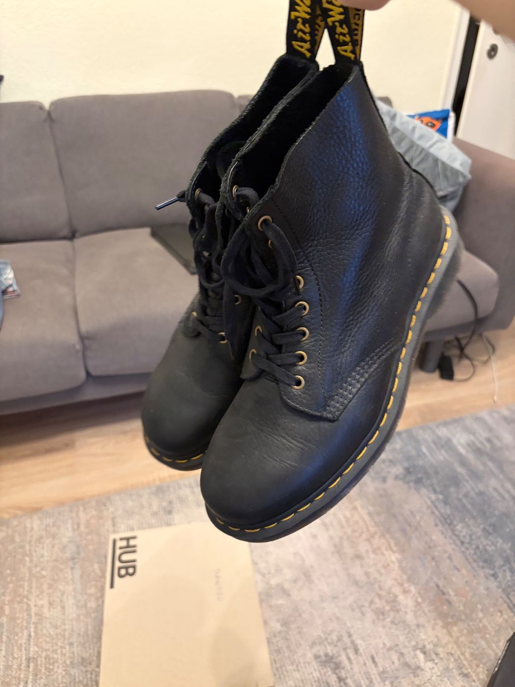 Dr. Martens Herrenschuhe: Dr. Martens boots black good condition – Gebraucht aus Lausanne von san_9d2j 4