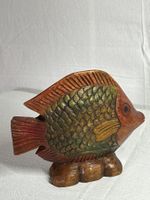 Fisch in Holz handgeschnitzt