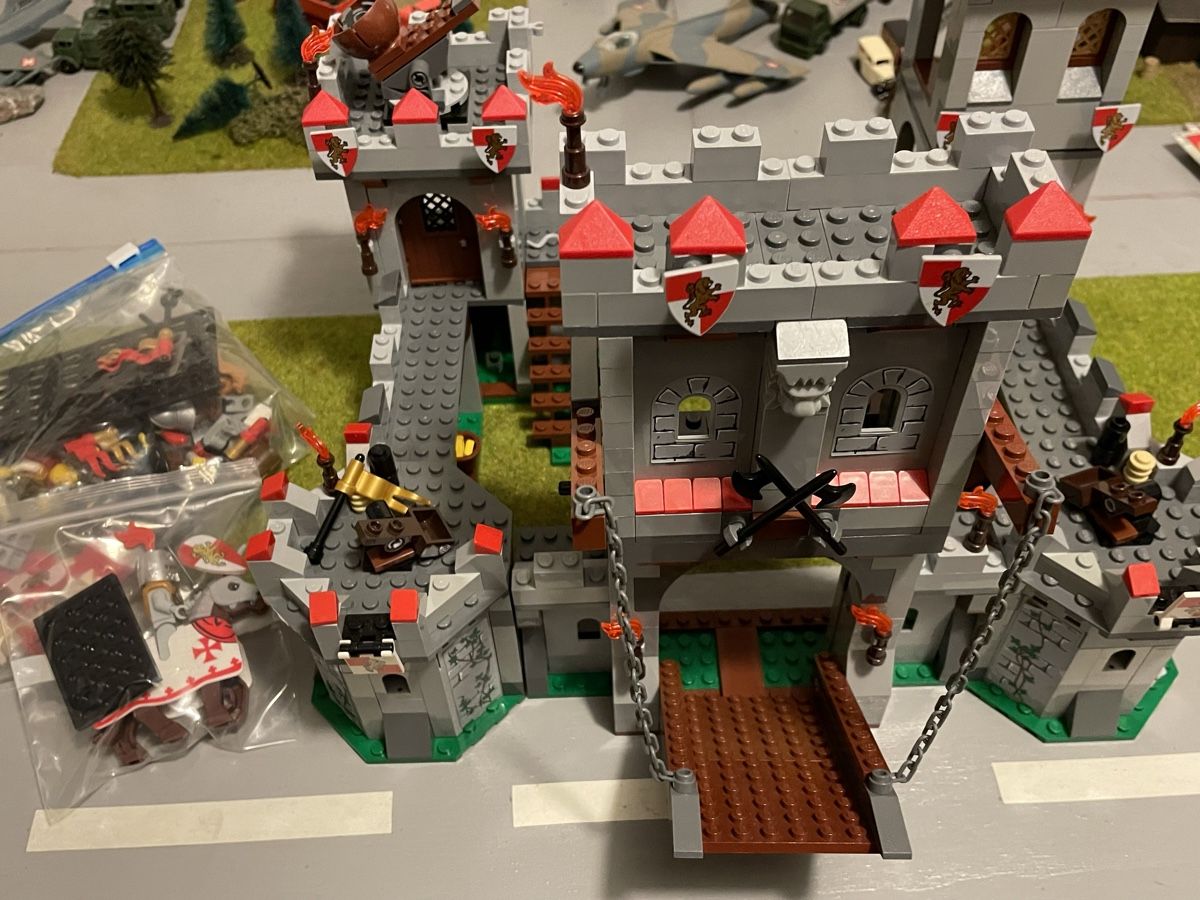 Lego Giocattoli: Lego Burg Kingdom 7946 – Usato da Gelterkinden venduto da Schatzsucher01 1