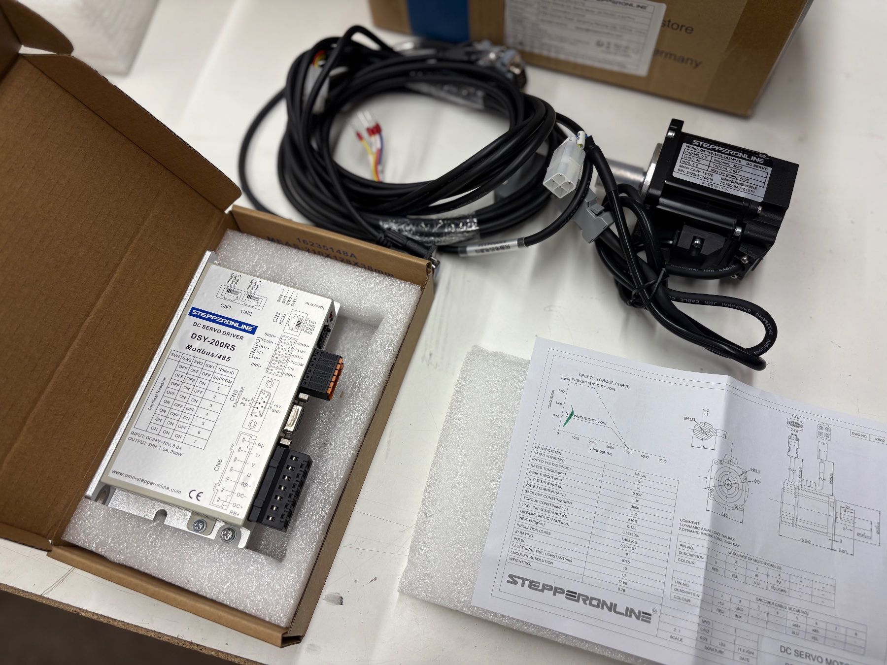 Motori: Stepperonline DC Servomotor inkl. Kabel und Treiber – Usato da Thunstetten venduto da D_aernscht