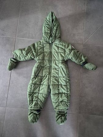 Grüner Schneeanzug, Grösse 74