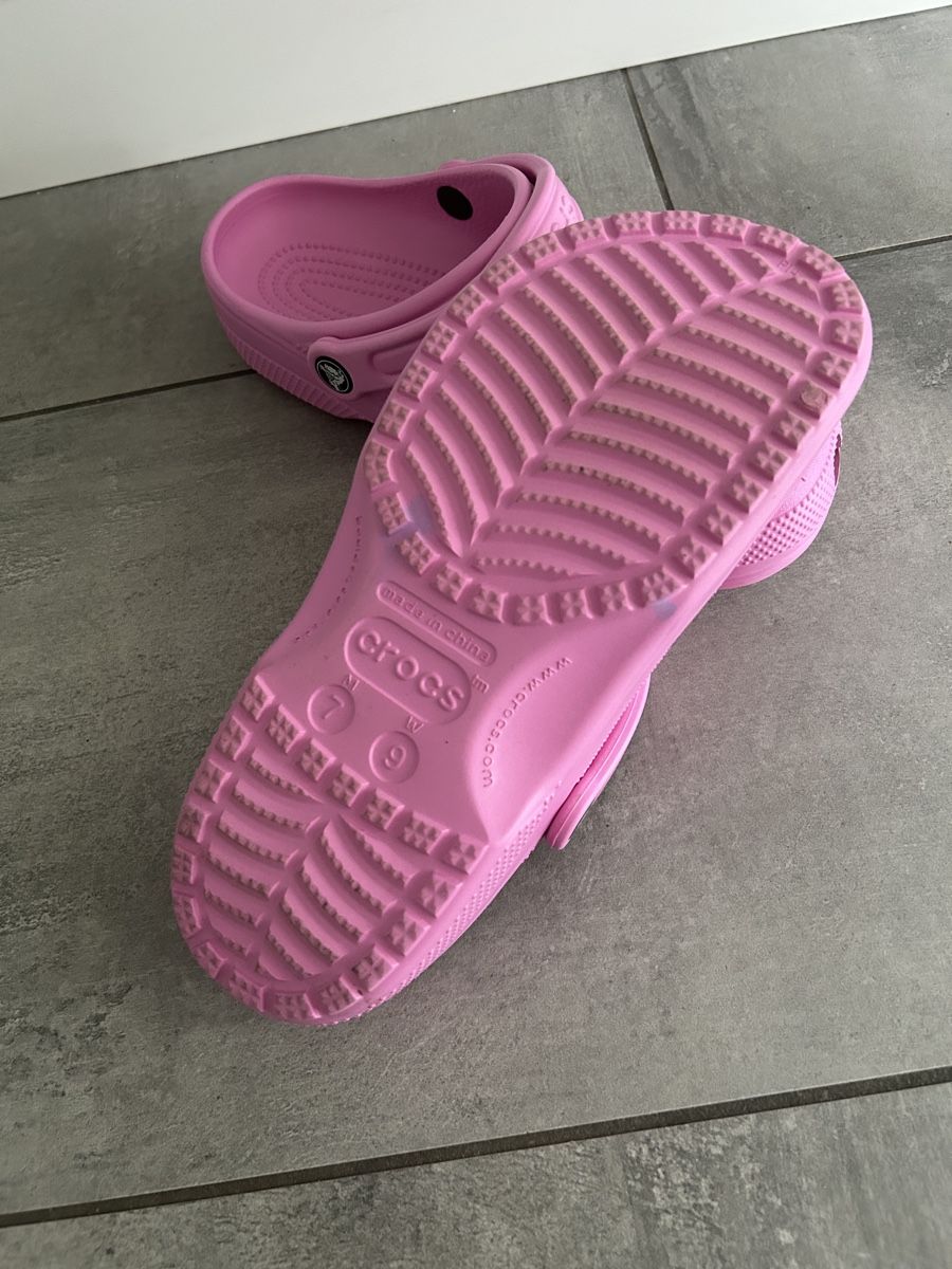Crocs Chaussures femmes: Crocs Clogs Rosa/Pink, Grösse 39-40 – D'occasion à Engelburg par Quinti15 1