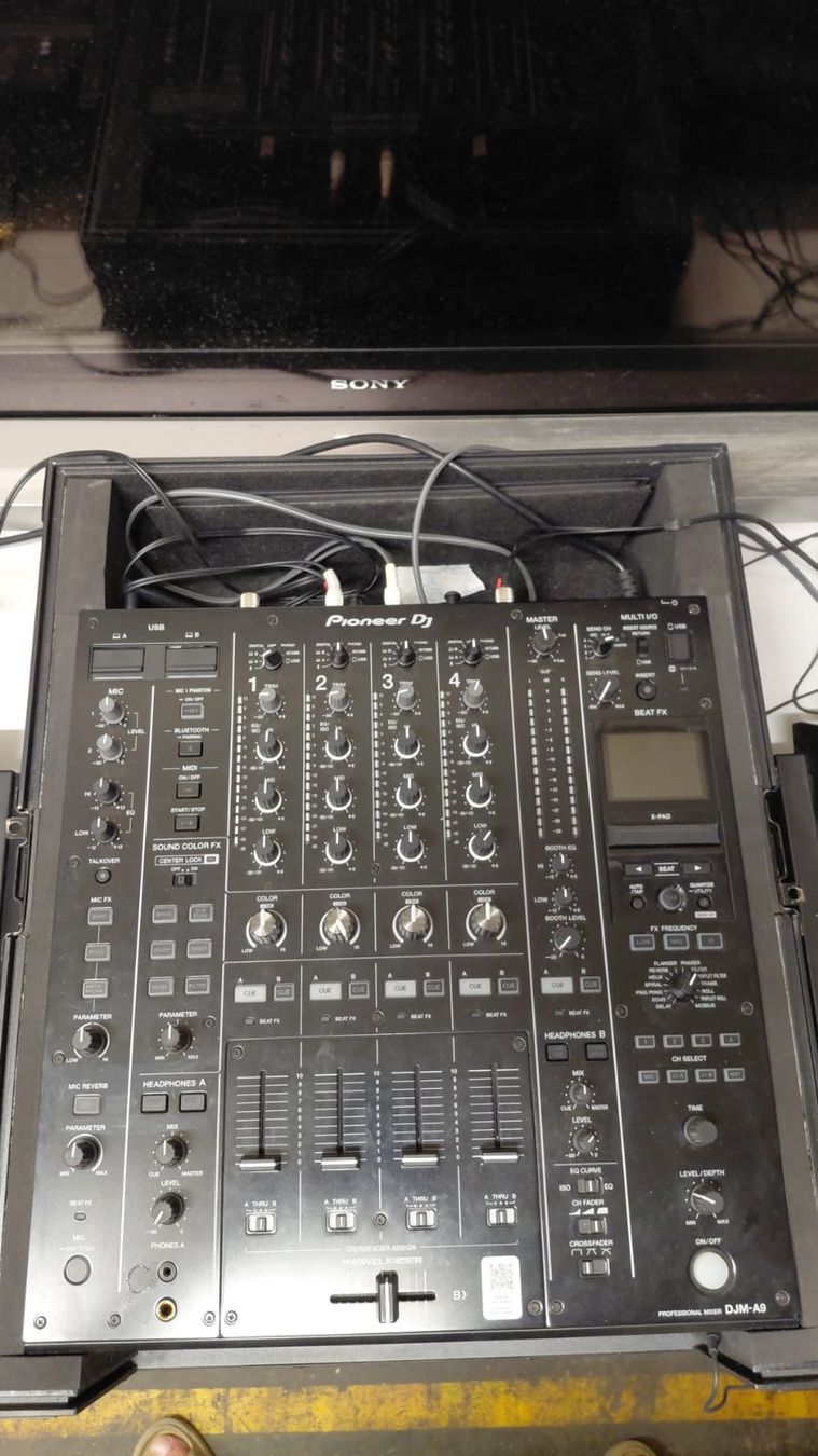 Pioneer Console di mixaggio: Pioneer A-9 Mit Originale Pioneer A-9 Case – Usato da Zürich venduto da Ronja_Stoffel99