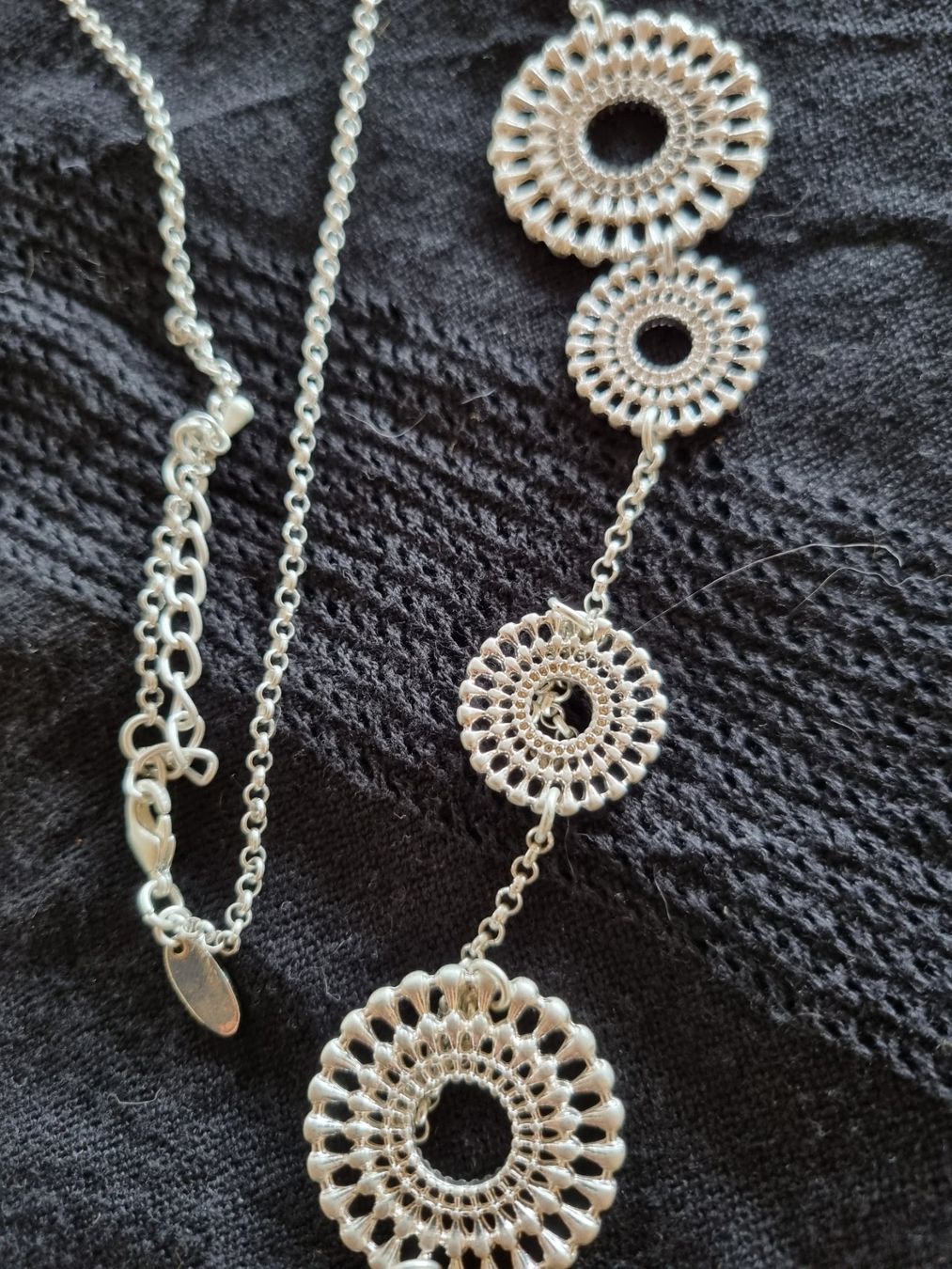 Catenine: Modeschmuck - lange Halskette – Nuovo (secondo la descrizione) da Ueberstorf venduto da andreabruegger 1