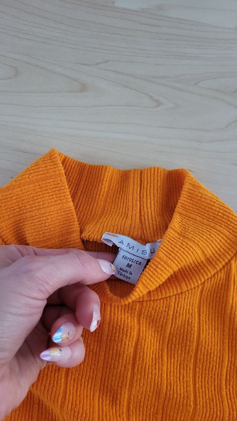 Pulls & Sweat-shirts: cropped hüftlanger Pullover orange Grösse M  – D'occasion à Steffisburg par esneusdaheime 1