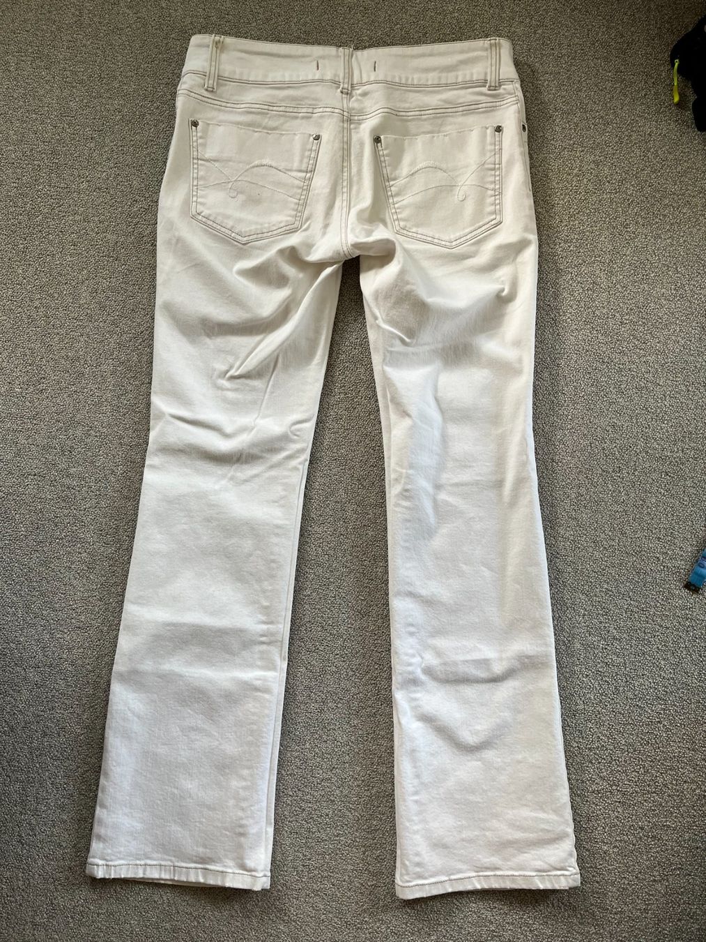 Vero Moda Jeans: Weisse Jeans Vero Mode Gr 42 – Usato da Rekingen AG venduto da Barmaleus 3