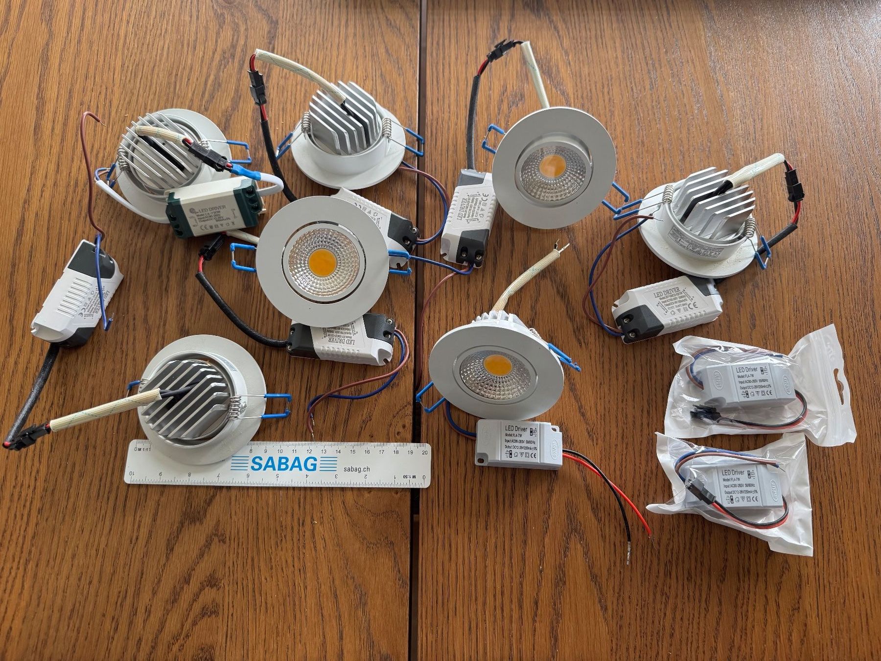 Lustres & lampes de plafonds: 7 LED-Einbauspots schwenkbar – D'occasion à Matzendorf par Mctrash