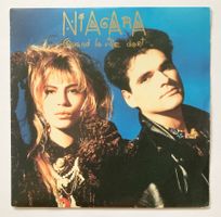 NIAGARA - QUAND LA VILLE DORT