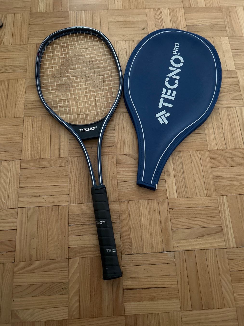 Schläger: Tennisschläger – Gebraucht aus Urdorf von 2msa2 1