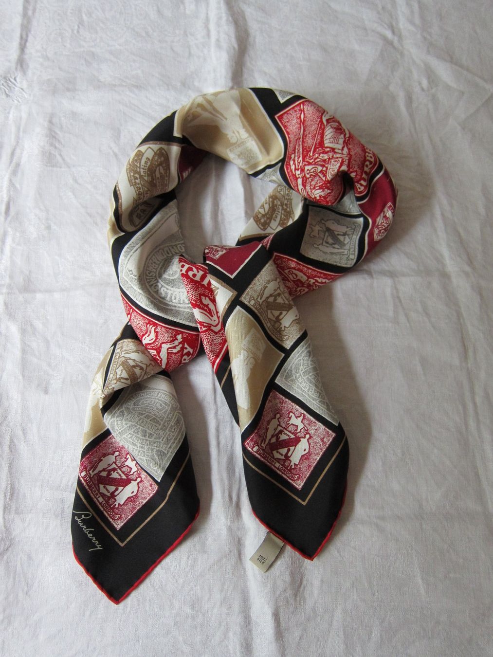 Burberry Foulard & Sciarpe: Foulard Burberry Seide, NEU! – Nuovo (secondo la descrizione) da Zürich venduto da Italia58 2