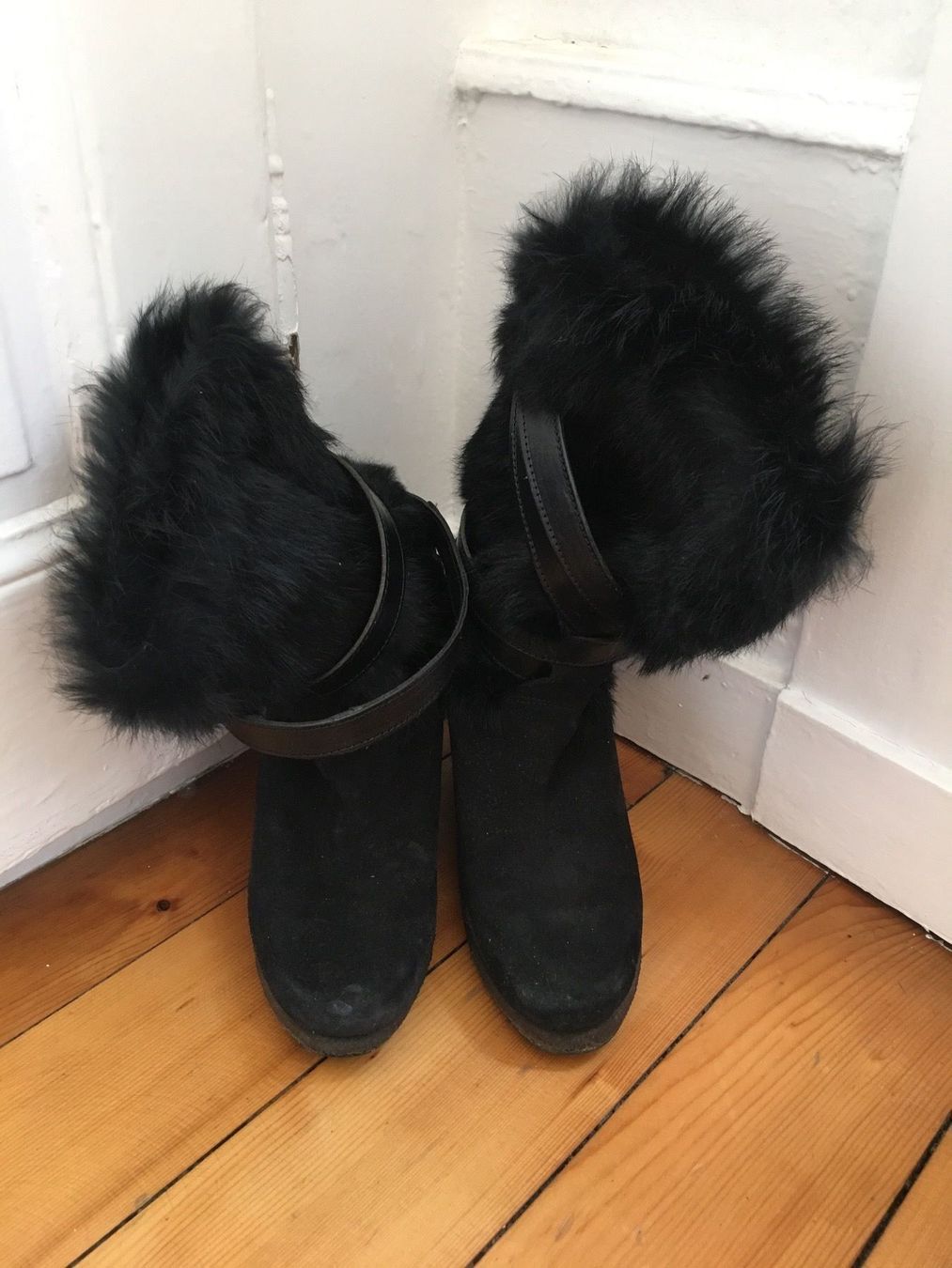 Scarpe da donna: Winter Boots – Usato da Zürich venduto da Chanelle07