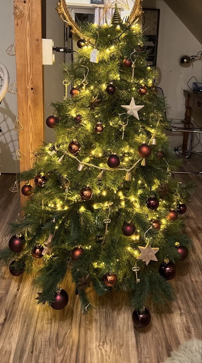 Alle Dekorationen: Künstlicher Weihnachtsbaum mit Lichterkette – Gebraucht aus Landquart von vision22850 3