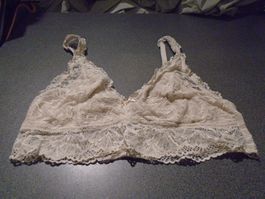 BH ca. Grösse S, beige / Spitzen