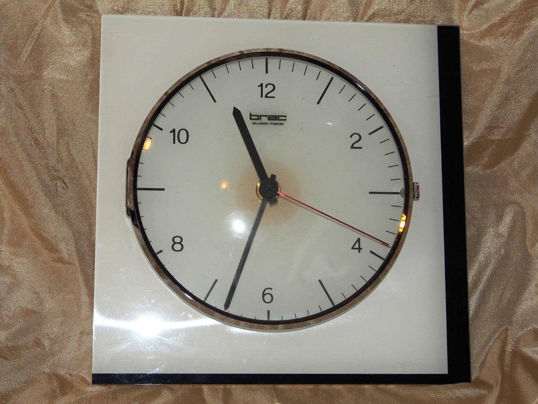 Orologi da terra & Orologi da parete: Horloge murale BRAC swiss made blanc 30cm – Difettoso da Ovronnaz venduto da Etagne68