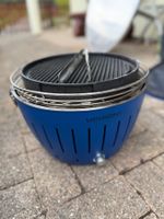 Lotus Grill Classic Holzkohlegrill blau gut erhalten