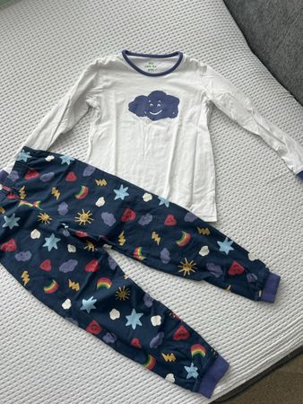 TCM GRÜNER KNOPF ORGANIC PYJAMA WOLKE  GR 122/128