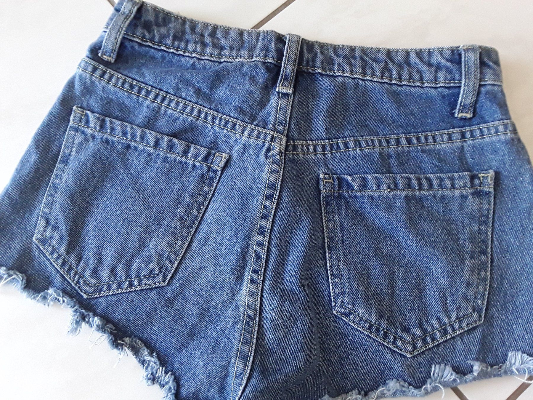 Hosen: Kurze Jeanshosen Size 32 – Gebraucht aus Heimberg von Samprof 2