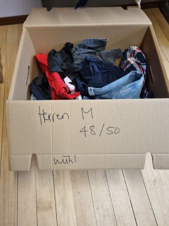 Herren Kleider Grösse M gemischt 8 fr kg