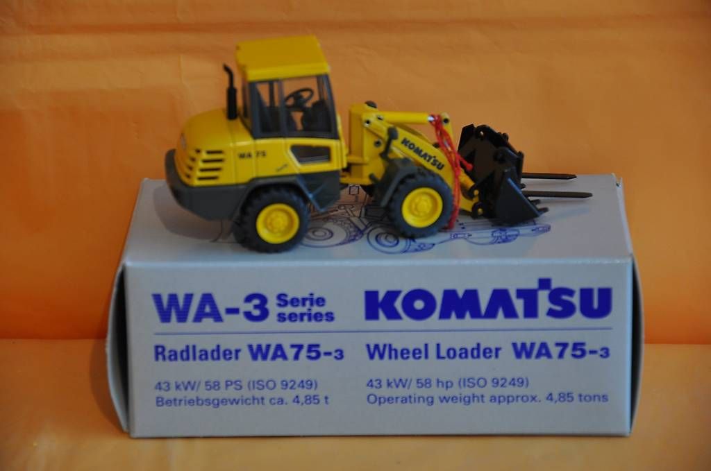 Conrad Kit di modellismo & Modellini statici: KOMATSU WA 75-3 Radlader – Nuovo (secondo la descrizione) da Mitlödi venduto da worker04 1
