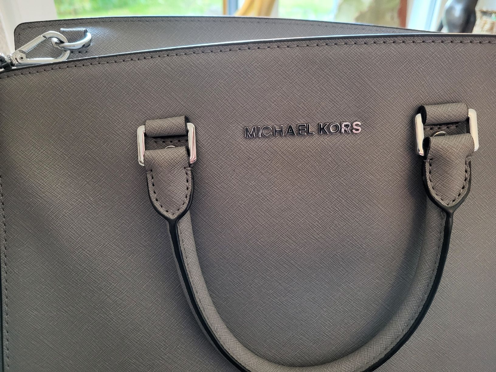 Michael Kors Borse da donna: Michael Kors Hand/Umhängetasche – Usato da Gutenswil venduto da ghekko88