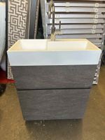 Waschtisch , Badezimmer Schrank mit Armatur NP 2600 CHF