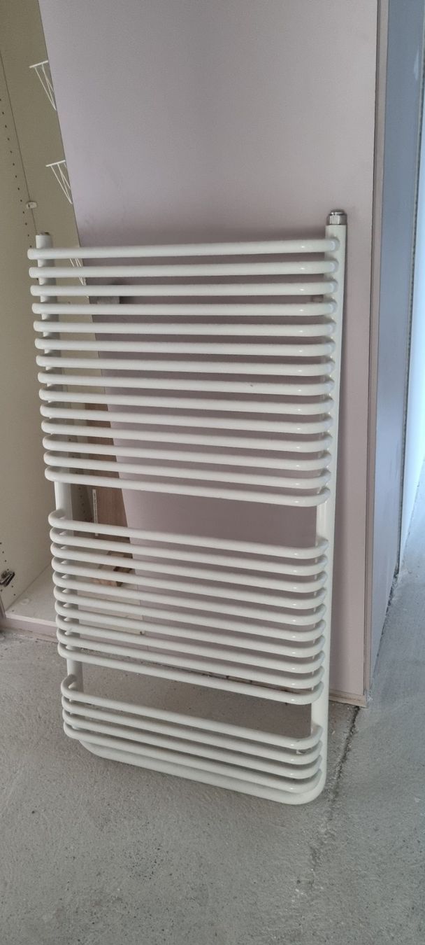 Heizgeräte: Handtuchradiator 64 X 123cm – Gebraucht aus Burgdorf von tgdwiro2