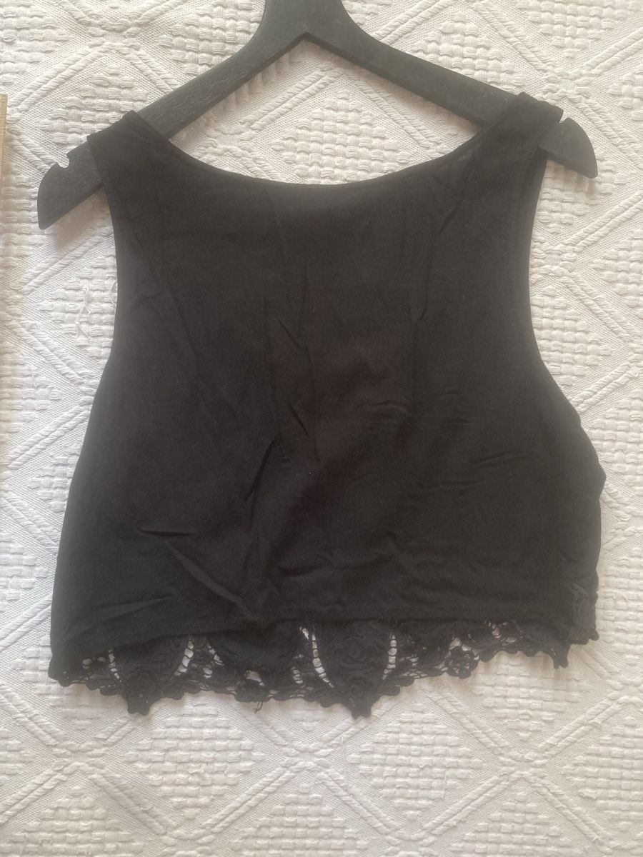 H&M Tops: Crop top  – D'occasion à Cortébert par col_h56s 1