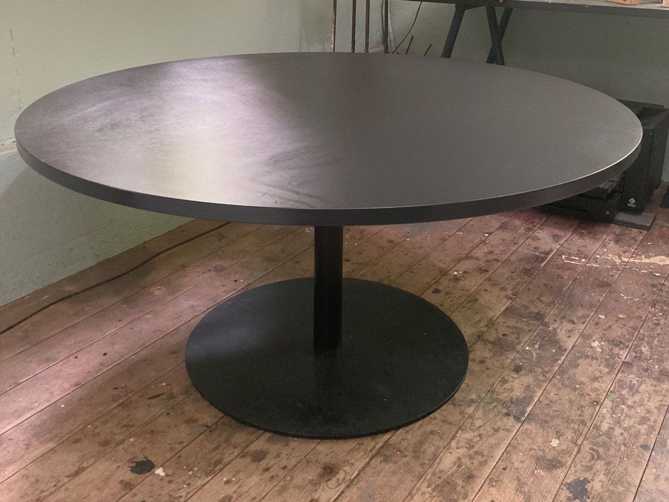 Tavoli: GROSSER RUNDER TISCH – Usato da Edlibach venduto da SELECTION-26 1