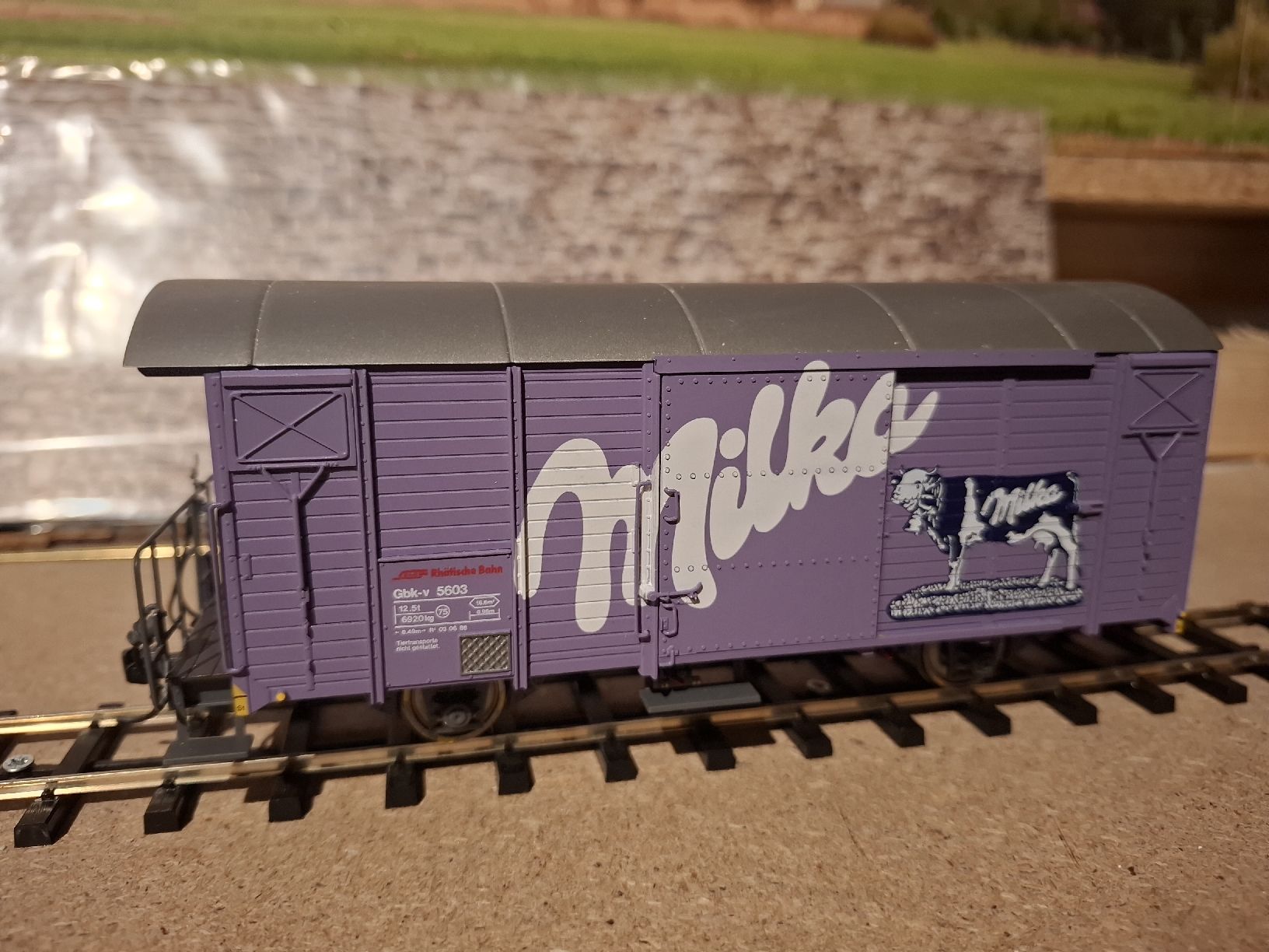 Bemo Trains électriques: Bemo Güterwagen Milka Spur 0m – D'occasion à Lausen par Spur0stoef 2