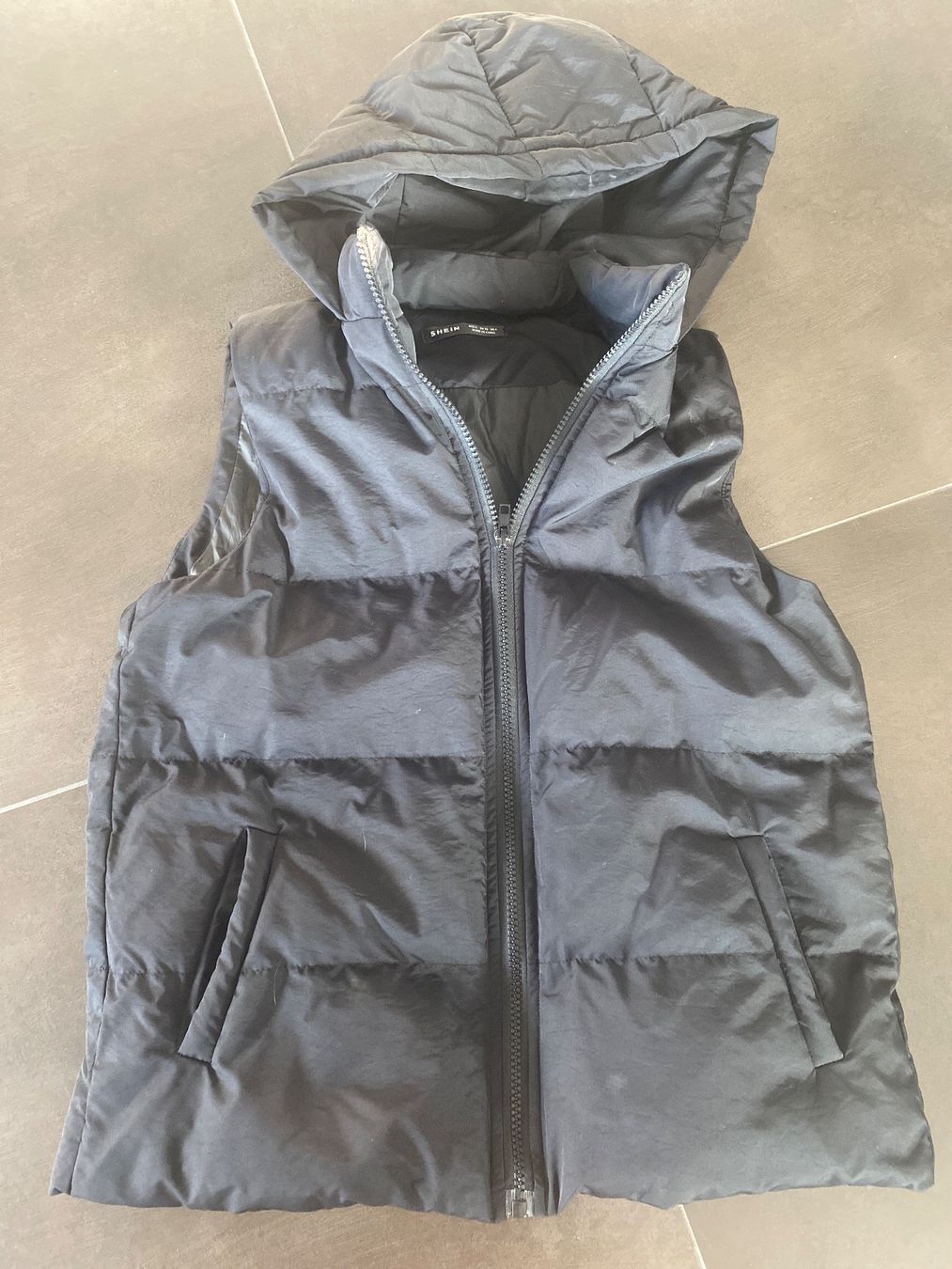 Shein Jacken: Shein veste sans manche taille S – Gebraucht aus Delémont von Ma_LoU.01