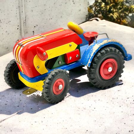 Ancien jouet tracteur PORSCHE DIESEL en bois