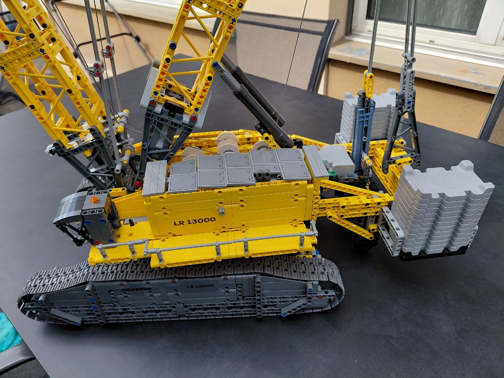 Lego Kit di costruzioni: Lego 42146Liebherr LRRaupenkran Technic  – Usato da Allenwinden venduto da Muggi076 2