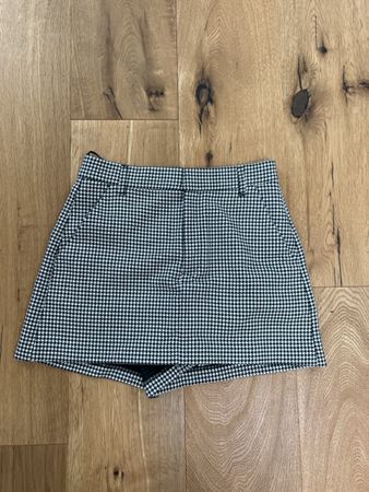 Zara Shorts schwarz weiss Hahnentritt Muster Grösse S