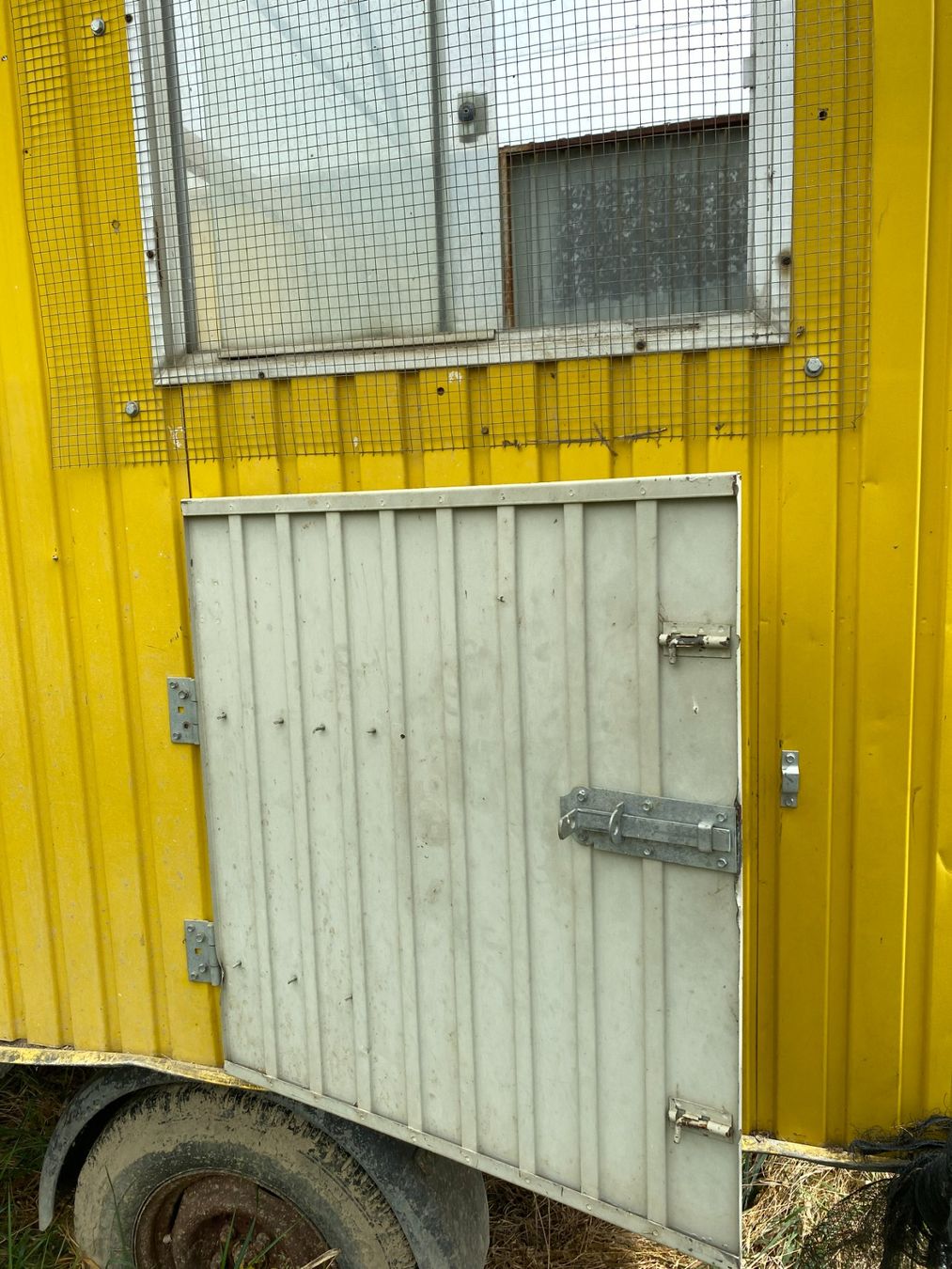 Käfige, Transport & Sicherheit: Poulailler mobile – Gebraucht aus Tannay von vec_5yzn 3