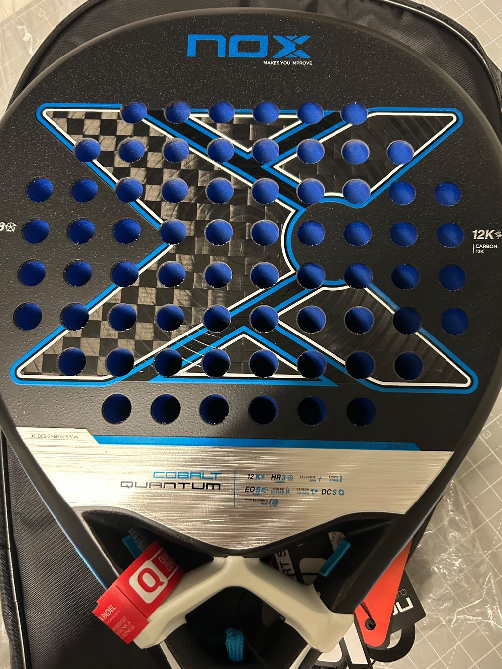 Racchette: NOX Quantum 12K Cobalt - neues Padelracket! – Nuovo e nell'imballaggio originale da Winterthur venduto da PalarPinoPadel 4