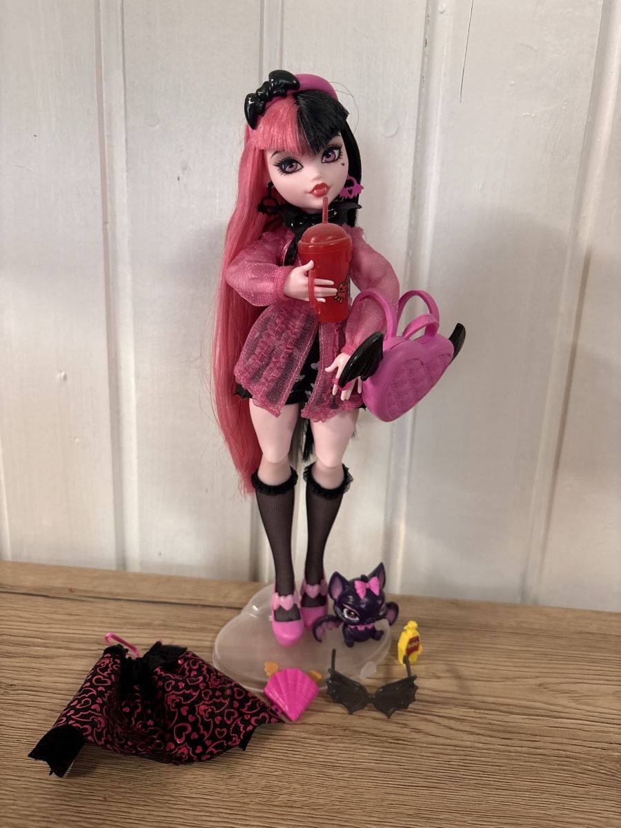 Poupées: Monster high Draculaura G3 – Neuf (Voir description) à Vuippens par Tryce1802