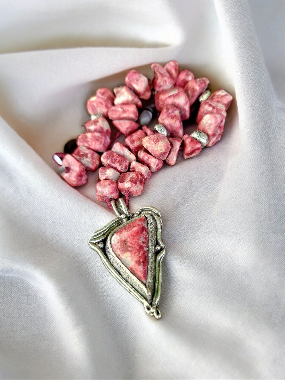 Catenine: Collier Thulit & Silber. Handmade inkl. Thulit schleifen – Nuovo e nell'imballaggio originale da Aarau venduto da Schmuckhoehle_MD 5
