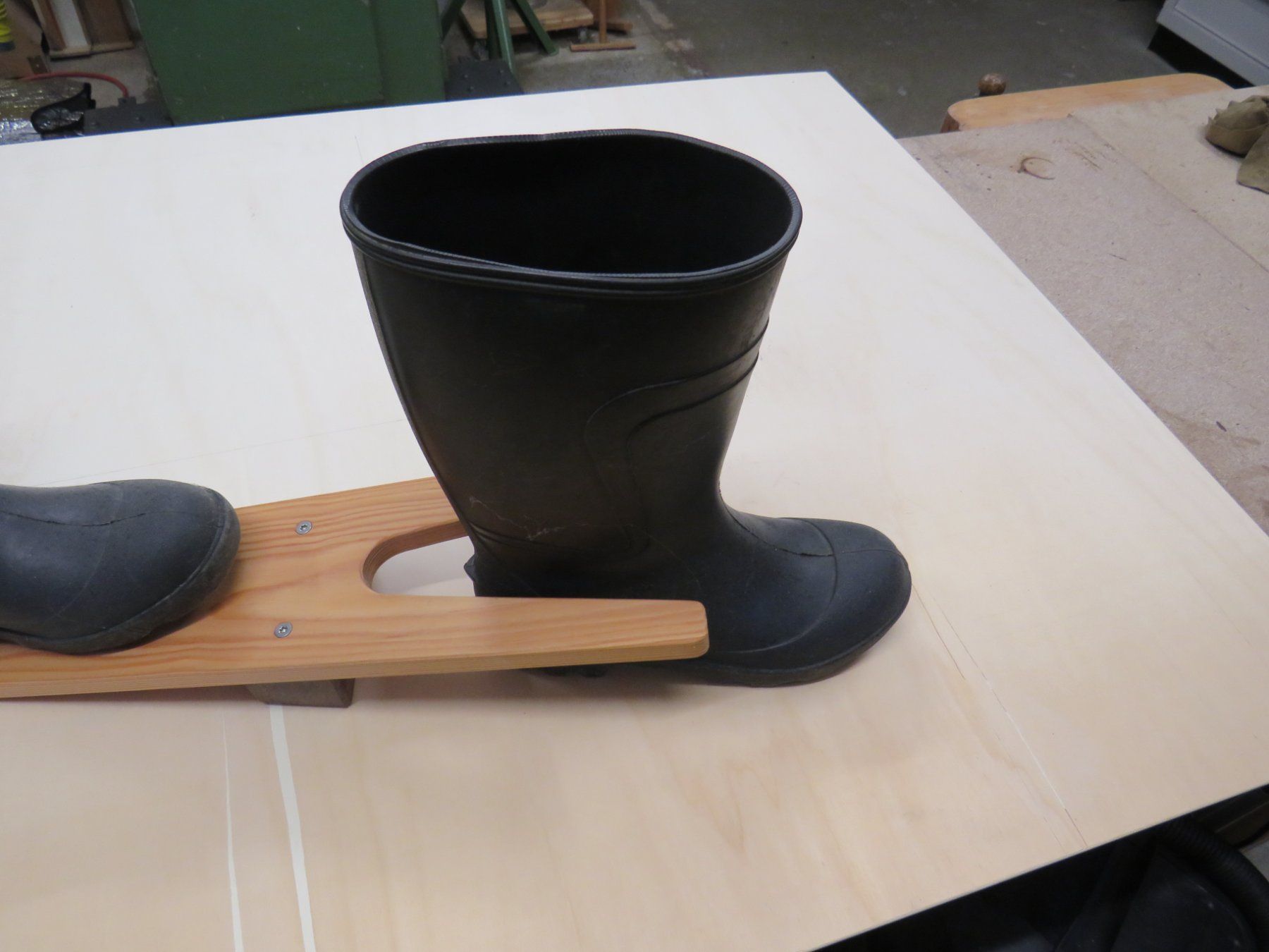 Articoli in legno: Stiefelknecht / Stiefel-Ausziehhilfe – Nuovo (secondo la descrizione) da Küttigen venduto da Rawlings 1