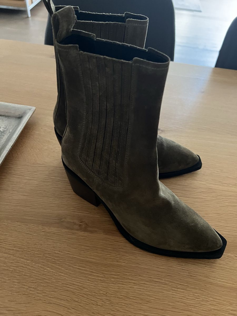 Damenschuhe: Wildleder Stiefeletten neu – Neu (gemäss Beschreibung) aus Döttingen von Steinklopferin 1