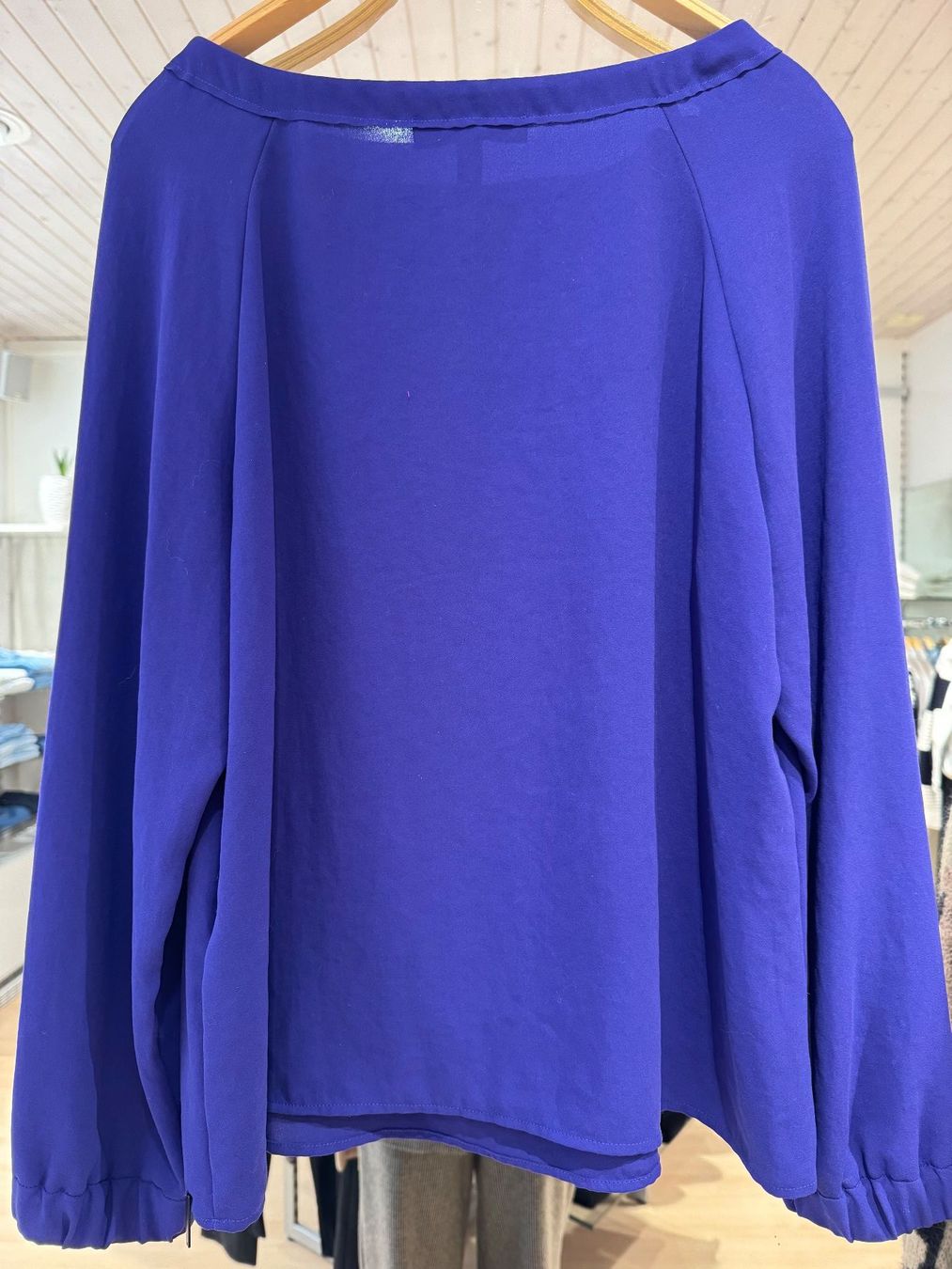 Marc Cain Camicette: Marc Cain Bluse, Gr. 36, Lila – Nuovo (secondo la descrizione) da Oberrohrdorf venduto da maggys15 4