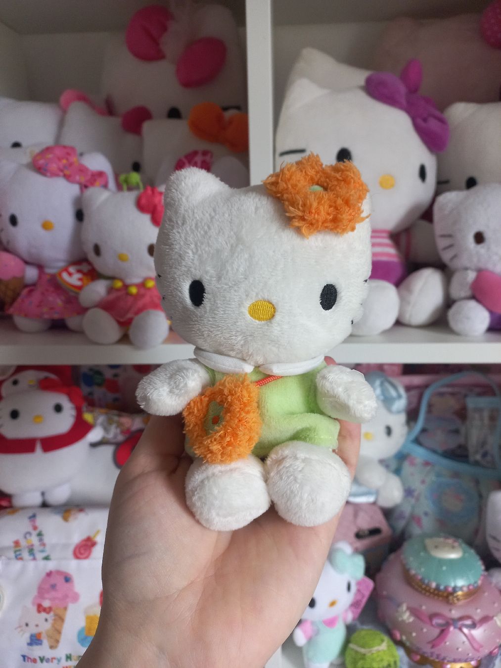 Hello Kitty Giocattoli: Hello Kitty Plüschtier - Sanrio – Usato da Wangen b. Olten venduto da SecondStory4u
