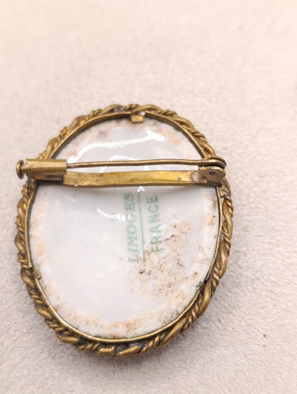 Spille & Fermagli: Jugendstil einmalige Limoges Brosche Lupen Malerei Bronze – Usato da Steffisburg venduto da 1.Schmuckschatulle 4