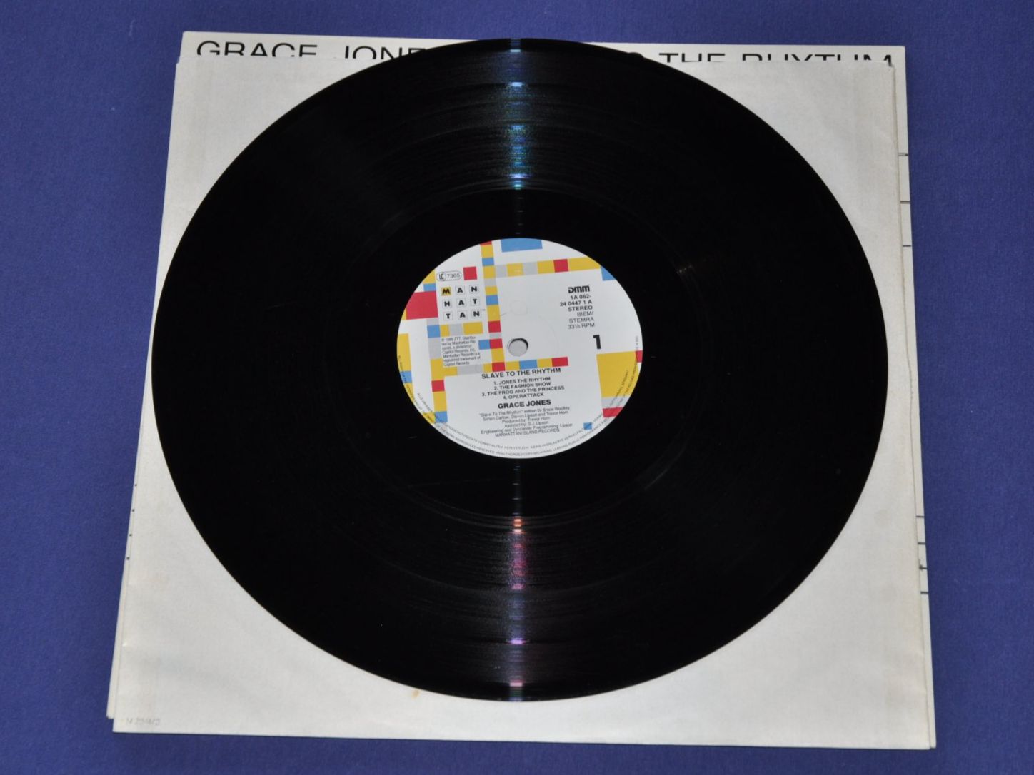 Dischi in vinile: LP Grace Jones - Slave to the Rhythm – Usato da Boll venduto da Theodora15 2