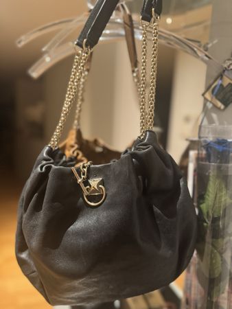 Sonia Rykiel Handtasche Leder schwarz goldfarbene Kette gute
